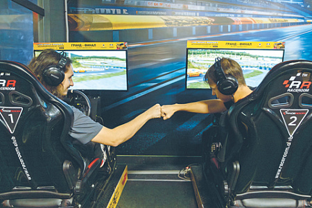 турнир кибергонщиков, lada sport rosneft echampionship, гранд финал, кирилл антонов, роснефть, обзор