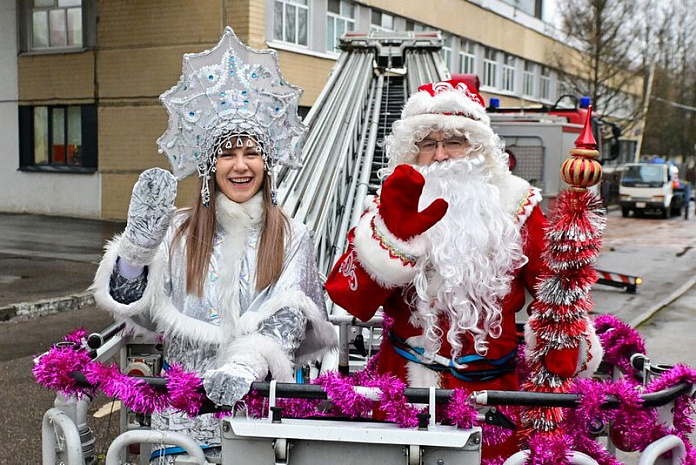 россия, москва, новый год, дед мороз, десант, детская больница