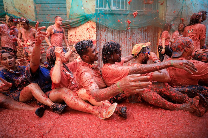 испания, фестиваль, La Tomatina, помидоры, томаты, битва