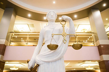 судебная система, судебный процесс, состязательность, адвокаты, мнение