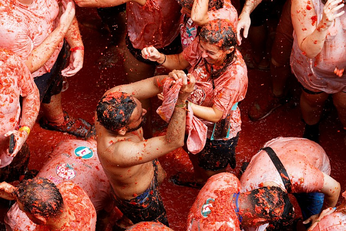 испания, фестиваль, La Tomatina, помидоры, томаты, битва