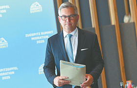 Визит еврокомиссара в Сербию не поняли в Европарламенте