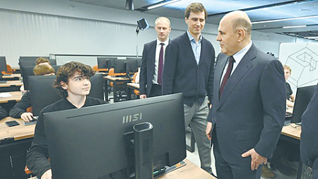 экономика, нехватка специалистов рабочих специальностей, дефицит кадров, спецпрограмма для переподготовки, личный пример для молодежи