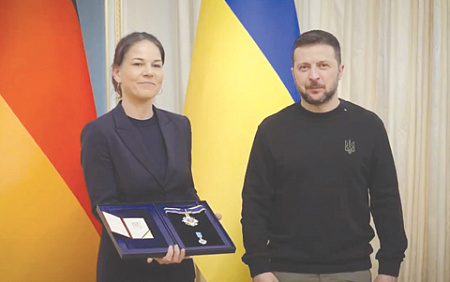 фрг, бербок, украинский орден, зеленский
