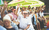 Швейцарцам выплатят "несчастливую" пенсию