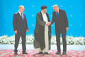 Фото недели.  Лидер страны НАТО пожал руку лидеру страны-изгоя на <b>саммит</b>е Путина, Раиси и Эрдогана