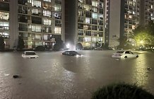 Сильнейший дождь затопил Сеул