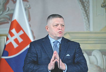международная социалистическая сеть социнтерн, форум, история, уроки, социал демократия, чехия, словакия, фицо