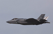 Су-57 и F-35 встретились в небе ОАЭ