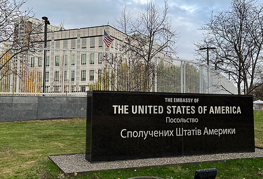 Послы стран ЕС и США не уедут из Киева...
