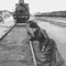 И немедленно прислонился
